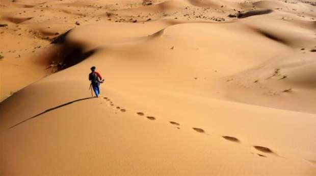 أحلام‍ الصحراء كمرآة للآمال‌ والطموحات الإنسانية