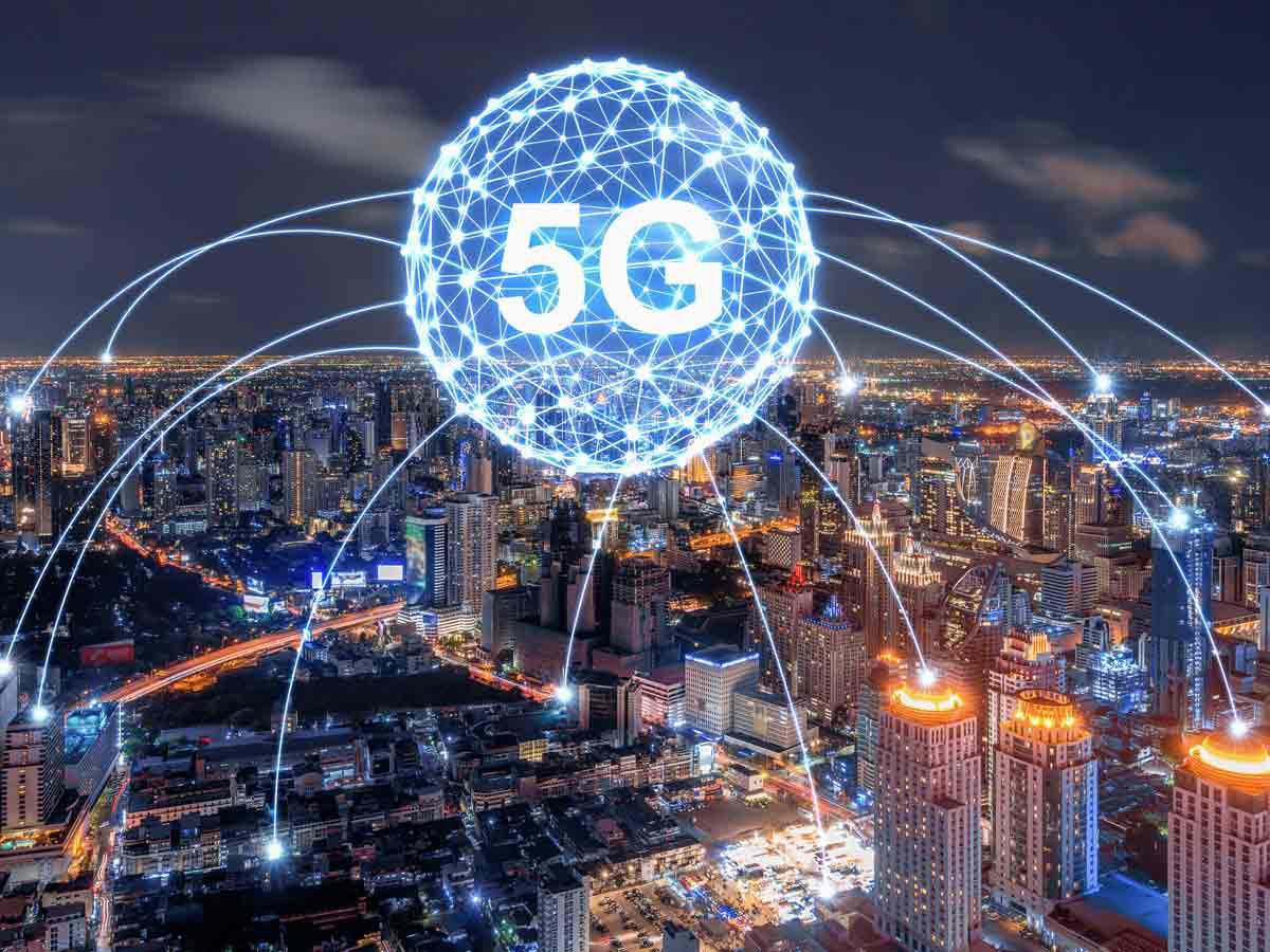 تحليل تأثير شبكات 5G على قطاعات الصناعة والخدمات